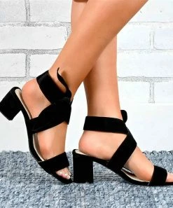 Best Sale 😀 ROSY Black Crisscross-Strap Block-Heel 🩴 Sandal - 👩 Women 💯